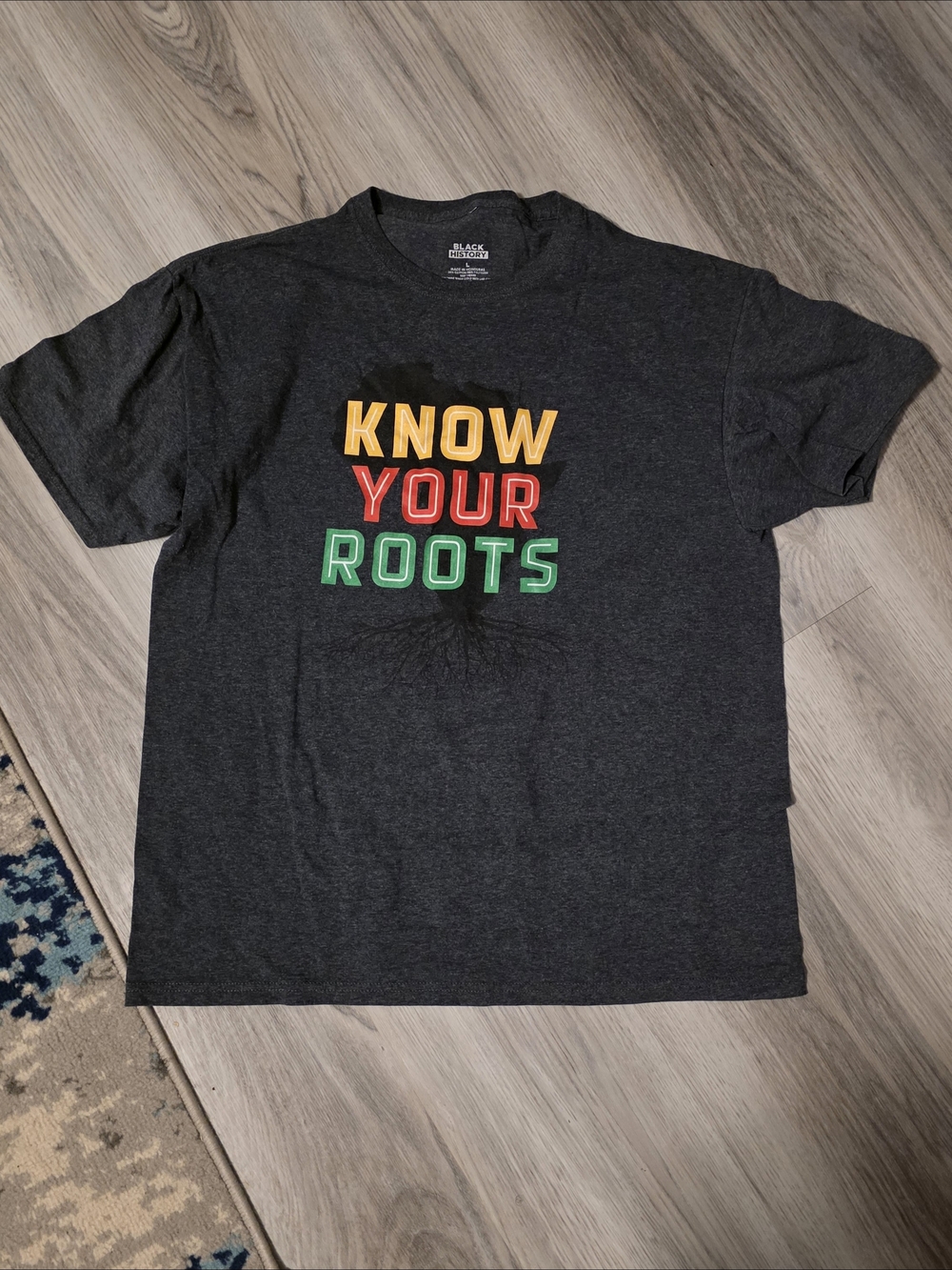 Know Your Roots Charcoal Graphic Tee Yellow Red Green Men’s Size L